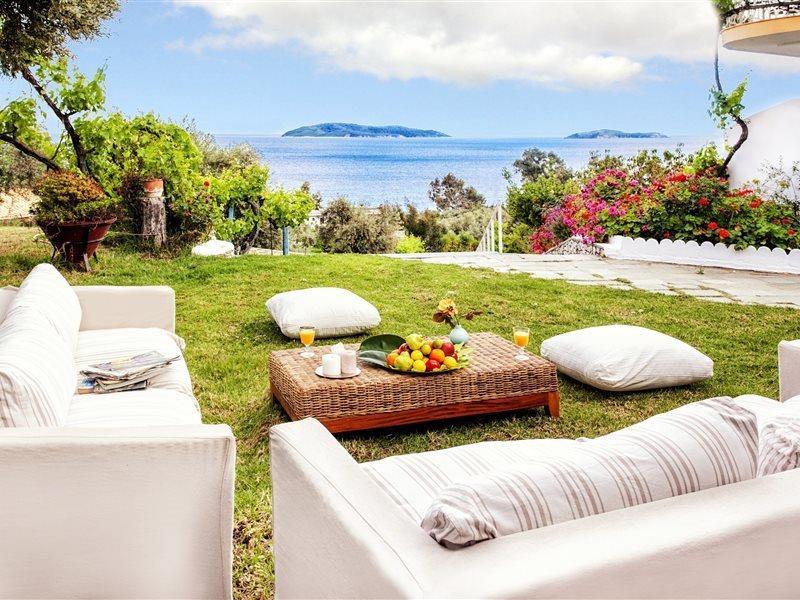 Irida Aegean View, Philian And