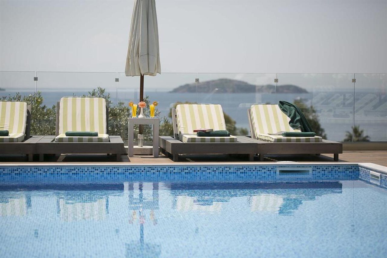 Irida Aegean View, Philian And *
